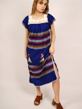 80s Mexican Embroidered Dress (L) large blue vintage shift muumuu southwest azte
